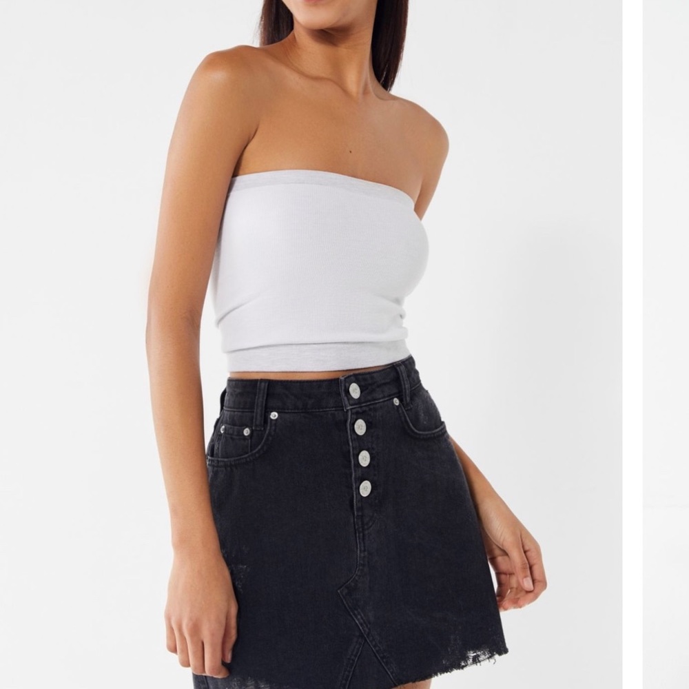 Tube Tops, one black, one white. 2 for $20! 👯‍♀️